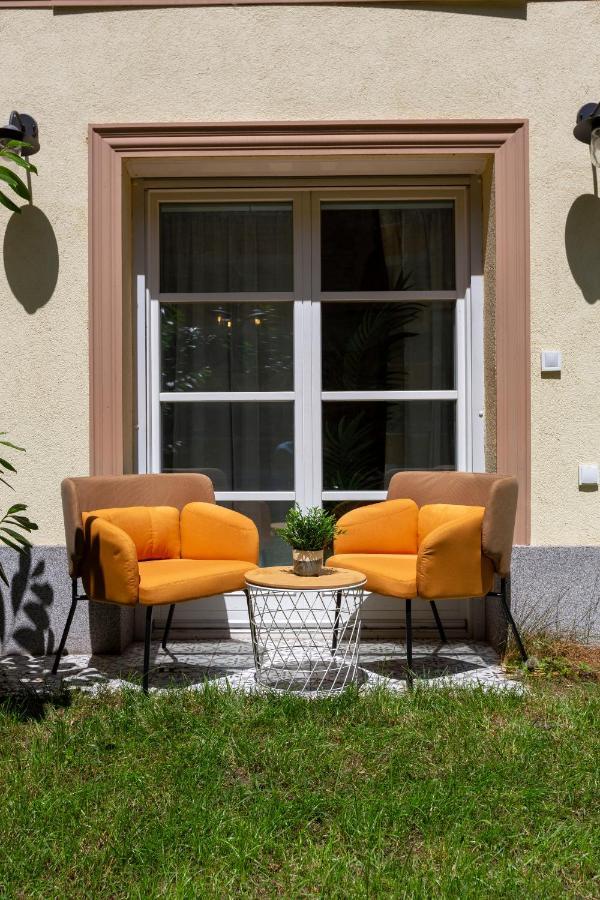 Unique Central 3 Floor Home With 4Bdrm, 3Bthrm Budapest Kültér fotó
